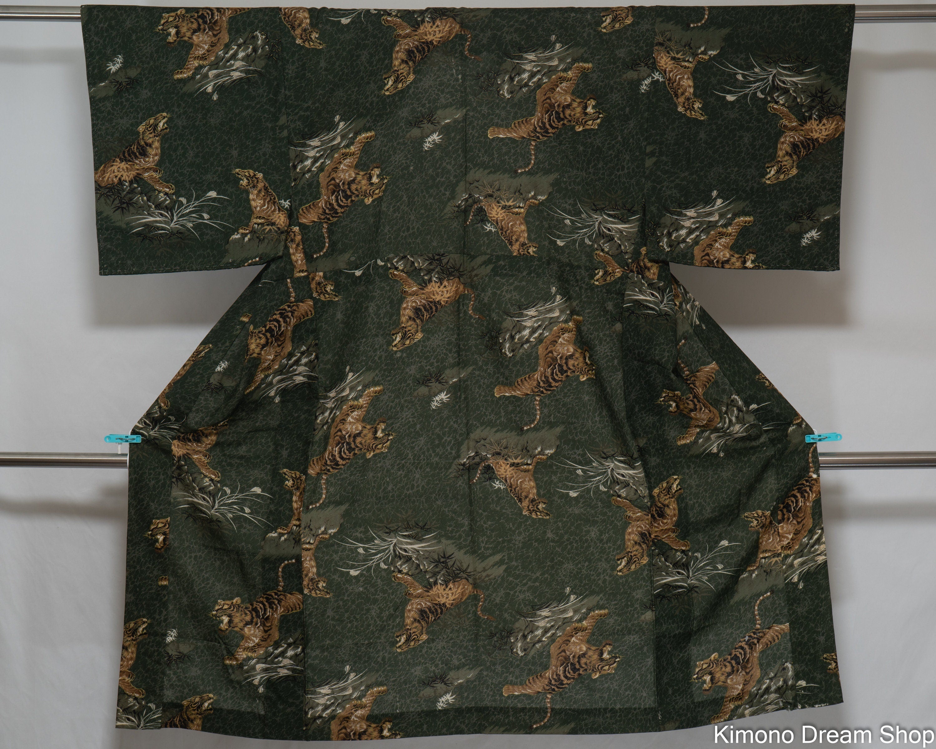 Running Tigers on Green Men's Juban - Vintage Wool Black Kimono Underwear - Traditional Japanese Dansei Nagajuban